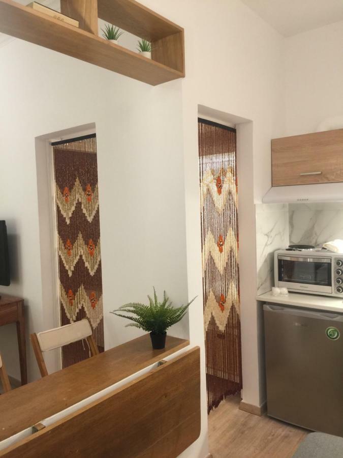 White Tundra Apartment Athens